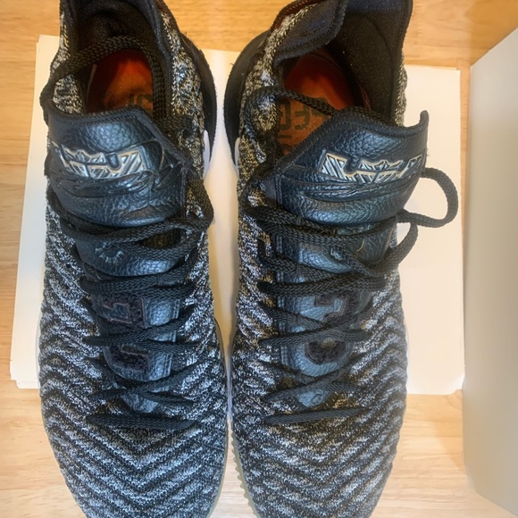 lebron 16 oreo on feet